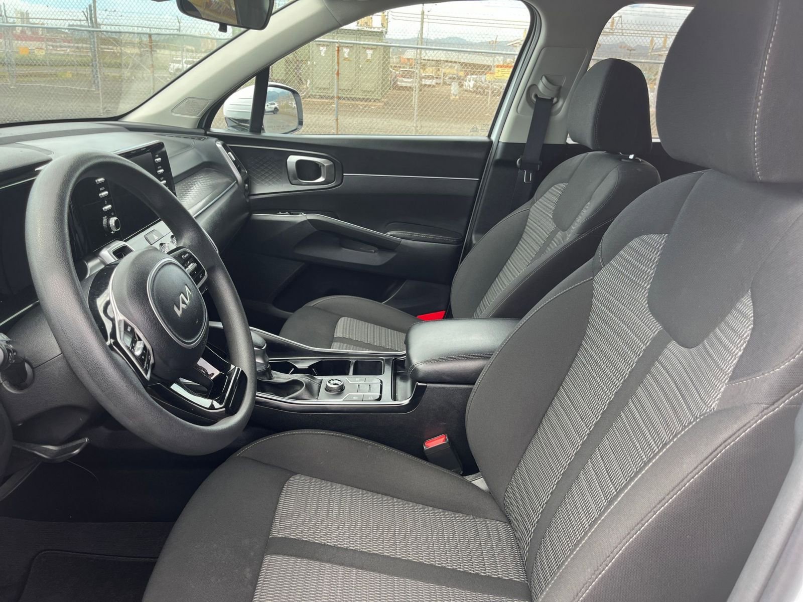 Used 2023 Kia Sorento LX image 27