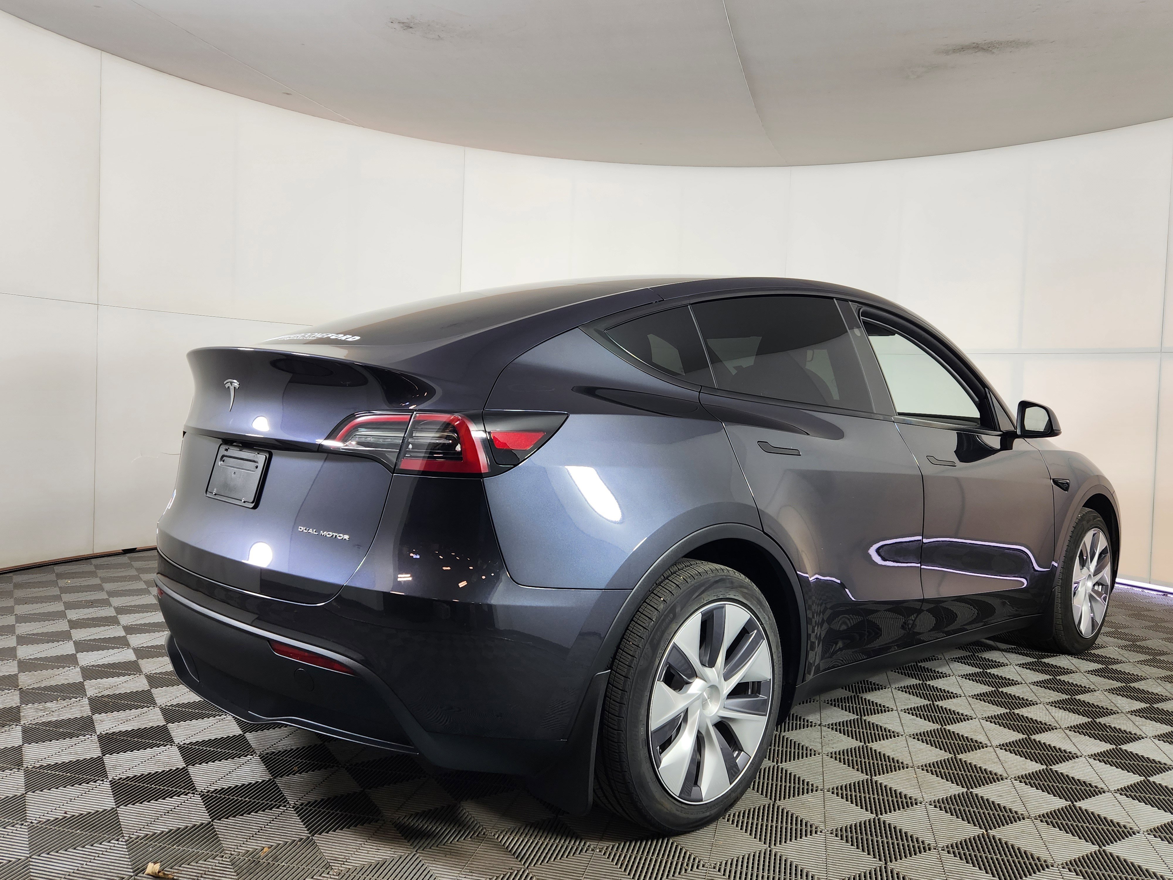 Used 2024 Tesla Model Y Long Range image 7
