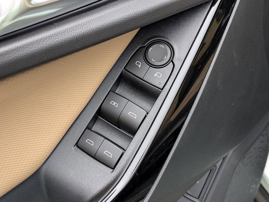 New 2026 Chevrolet Equinox ACTIV w/ Convenience Package III image 14