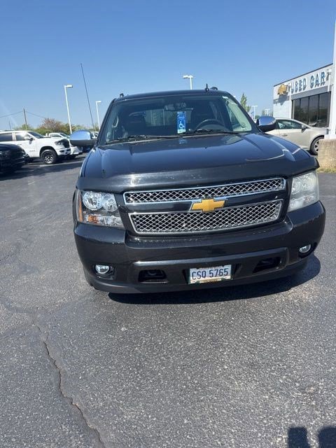 Used 2010 Chevrolet Avalanche LTZ AWD/4WD image 2