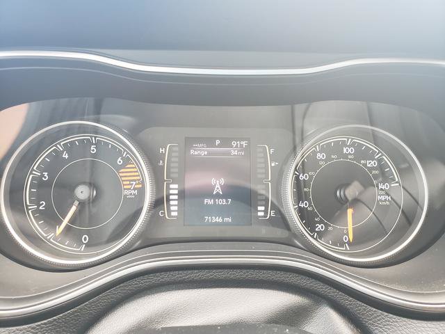 Used 2019 Jeep Cherokee Latitude Plus w/ Cold Weather Group AWD/4WD image 32