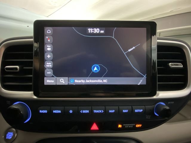 Used 2024 Hyundai Venue Limited image 18