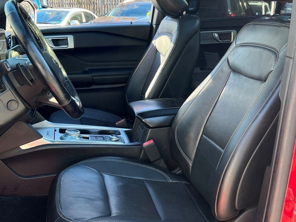 Used 2020 Ford Explorer Limited image 18