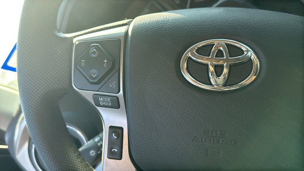 Used 2023 Toyota Tacoma SR5 w/ Technology Package image 7