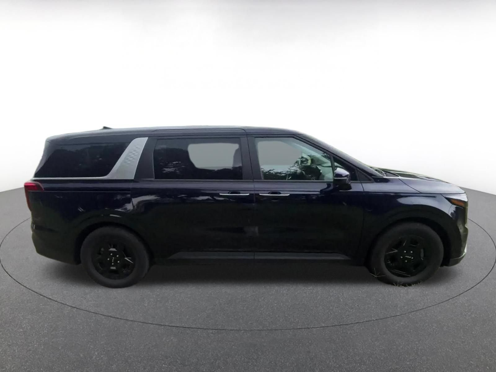 Used 2026 Kia Carnival FWD image 15