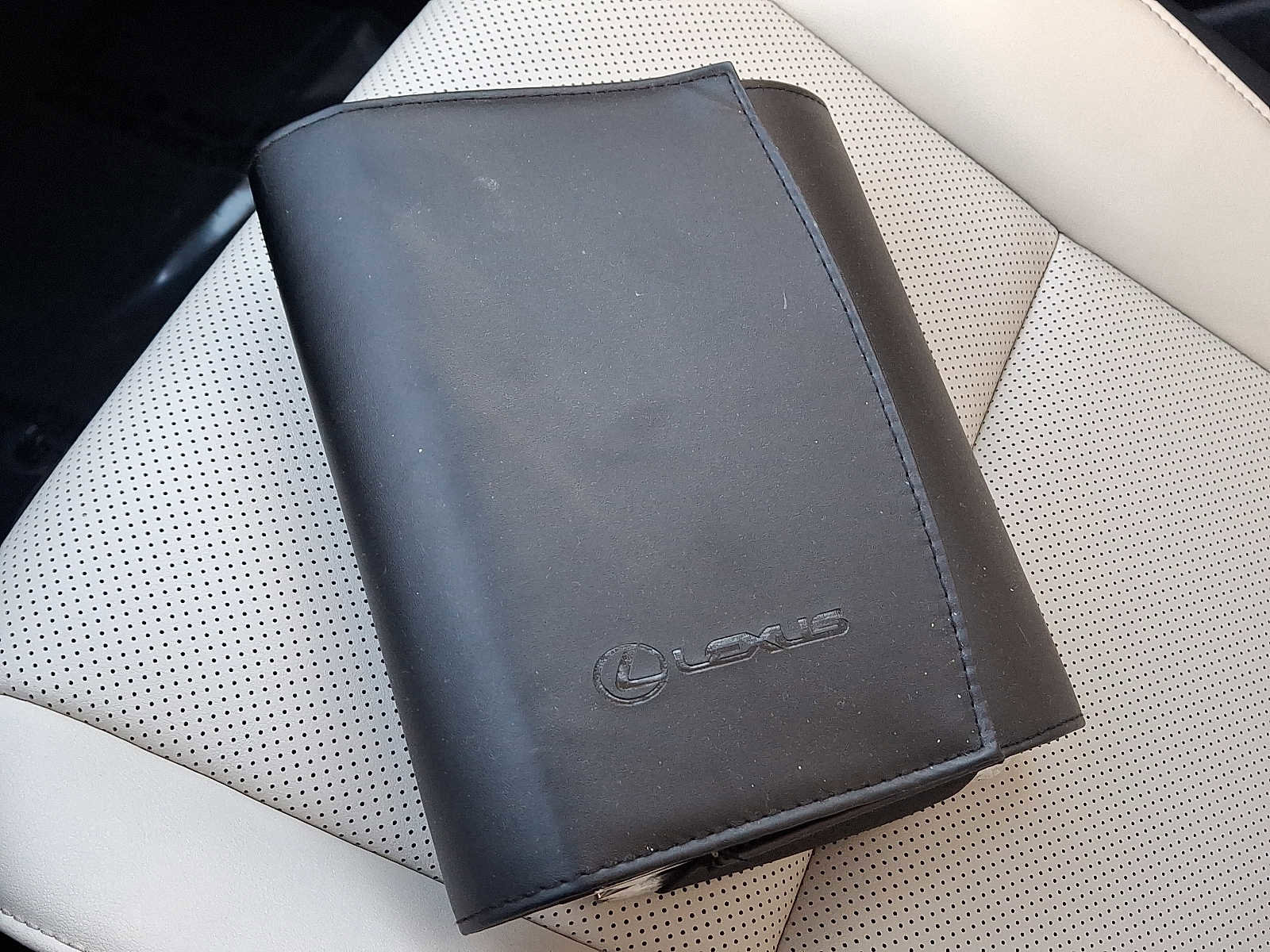 Used 2023 Lexus ES 250 w/ Premium Package image 26