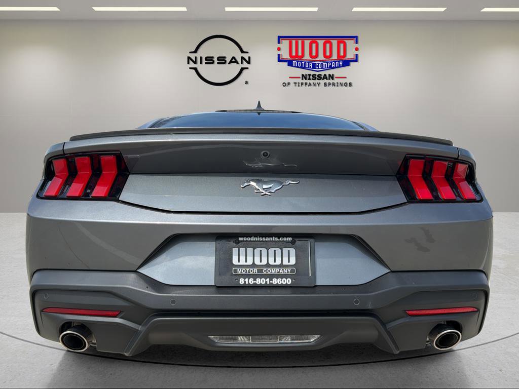 Used 2024 Ford Mustang Premium image 3