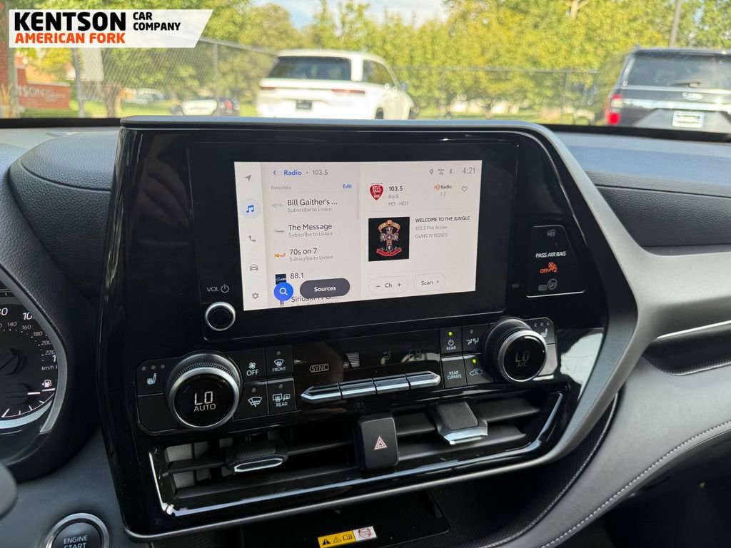 Used 2025 Toyota Highlander XLE image 31