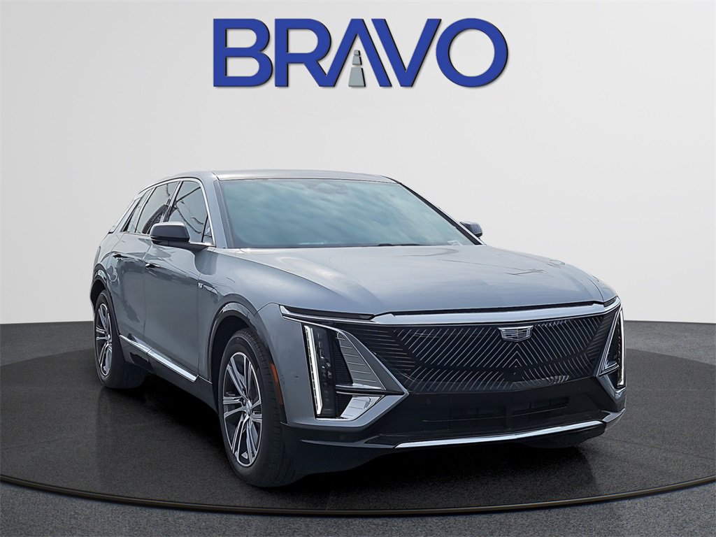 New 2024 Cadillac Lyriq Luxury image 2