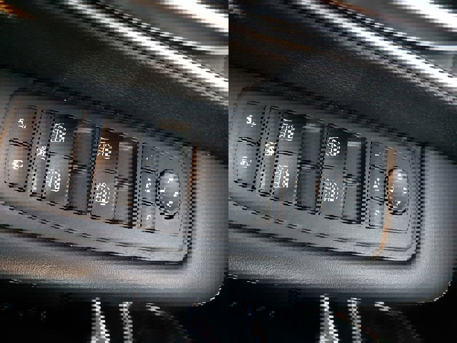 Used 2025 Chrysler Pacifica Limited image 26