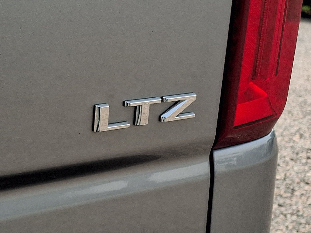 Used 2024 Chevrolet Silverado 1500 LTZ w/ LTZ Convenience Package II AWD/4WD image 31