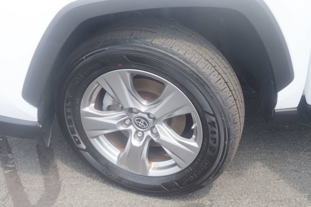 Used 2024 Toyota RAV4 LE AWD/4WD image 27