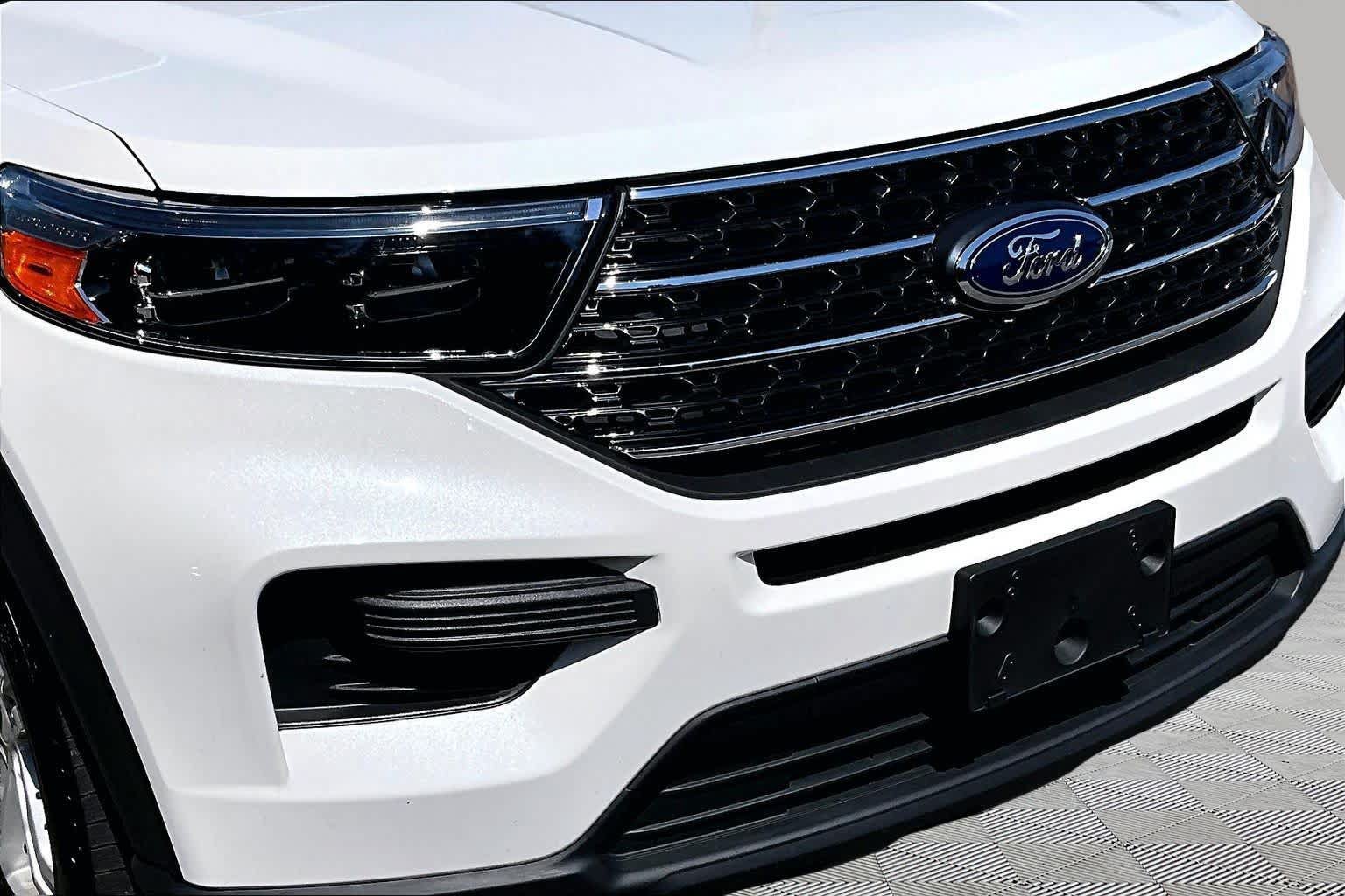Used 2024 Ford Explorer XLT AWD/4WD image 30