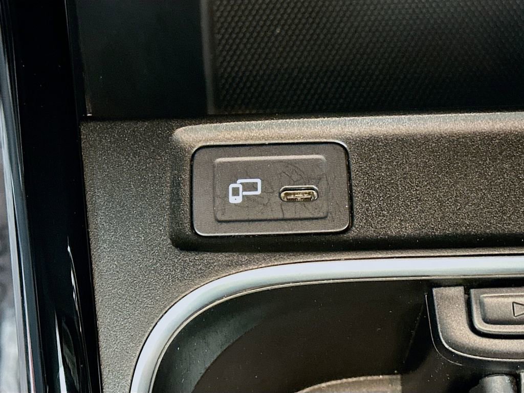 Used 2020 Mercedes-Benz CLA 250 w/ Premium Package image 17