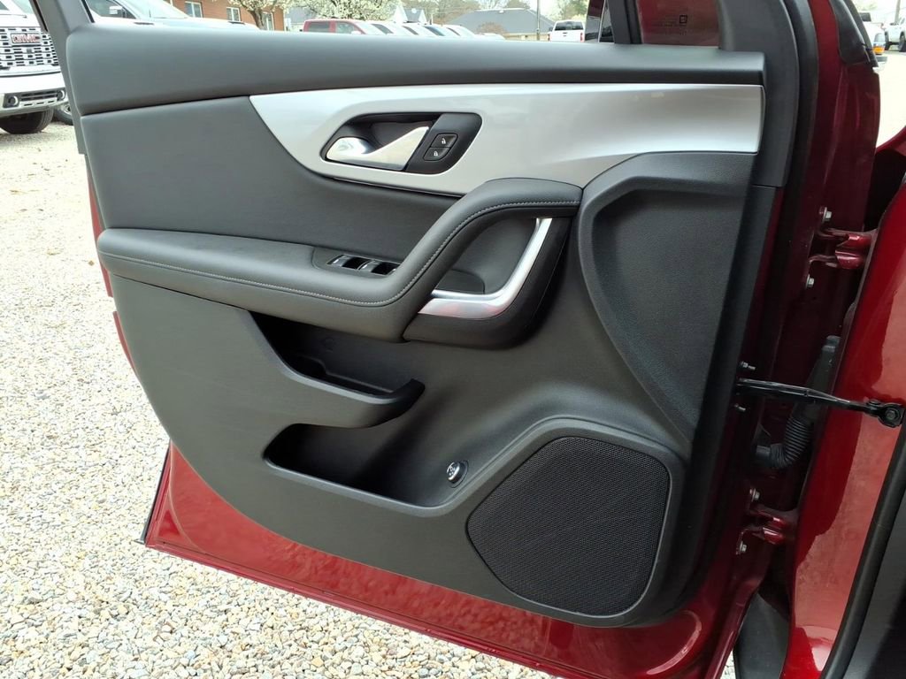 Used 2021 Chevrolet Blazer LT image 30