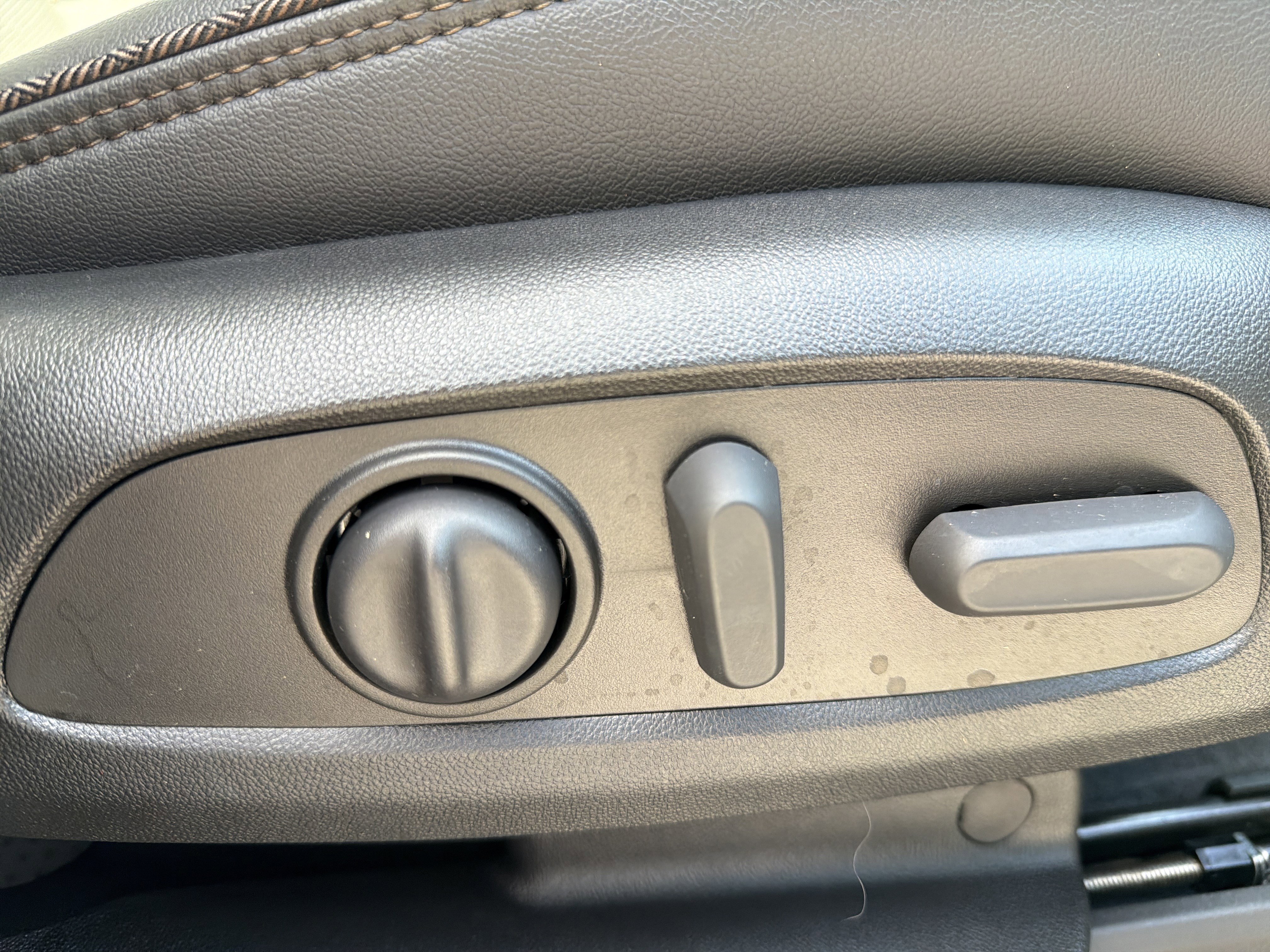 Certified 2023 Chevrolet Traverse High Country image 28