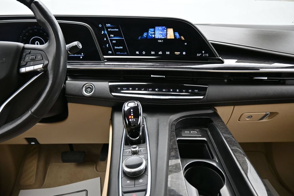 Used 2023 Cadillac Escalade Premium Luxury AWD/4WD image 22