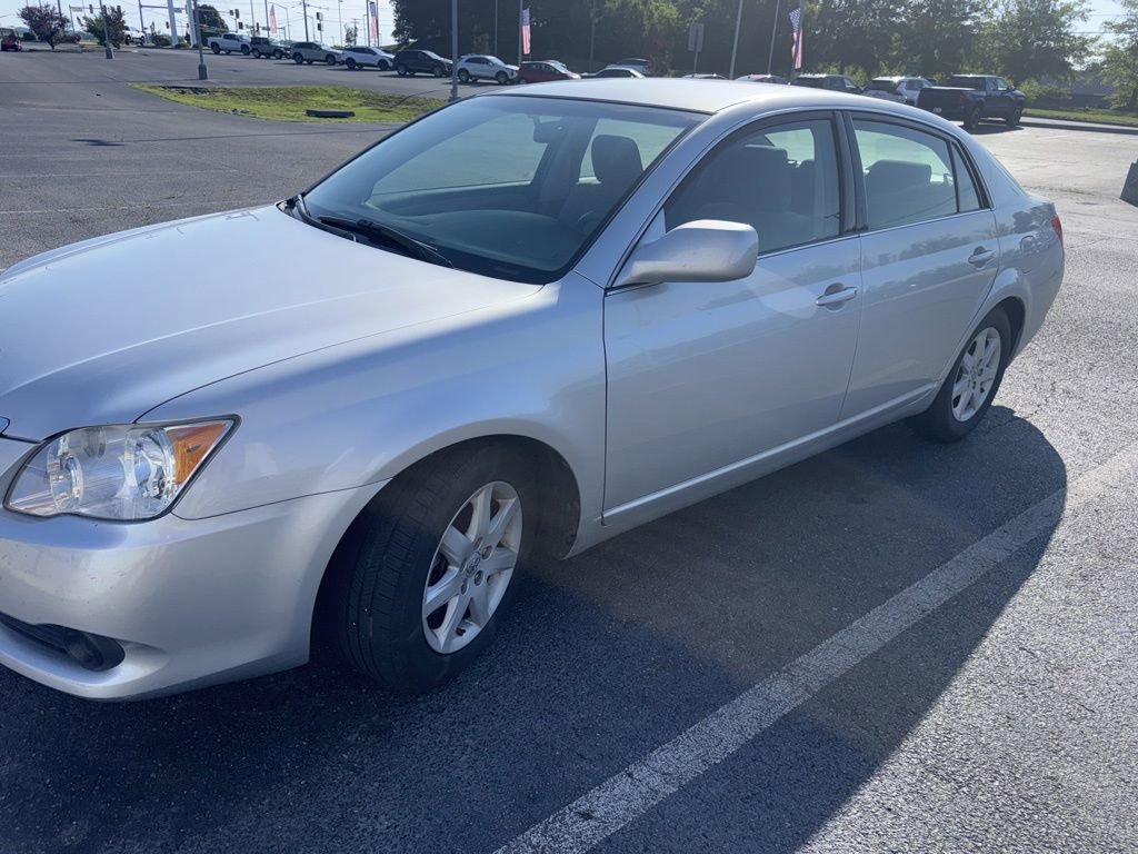 Used 2010 Toyota Avalon XL FWD image 4