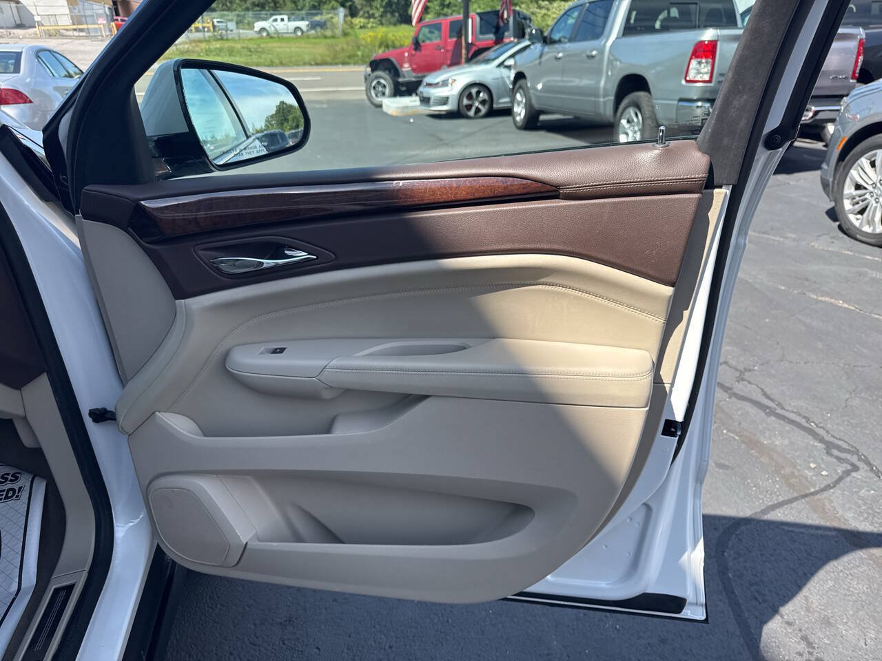 Used 2011 Cadillac SRX Luxury AWD/4WD image 24