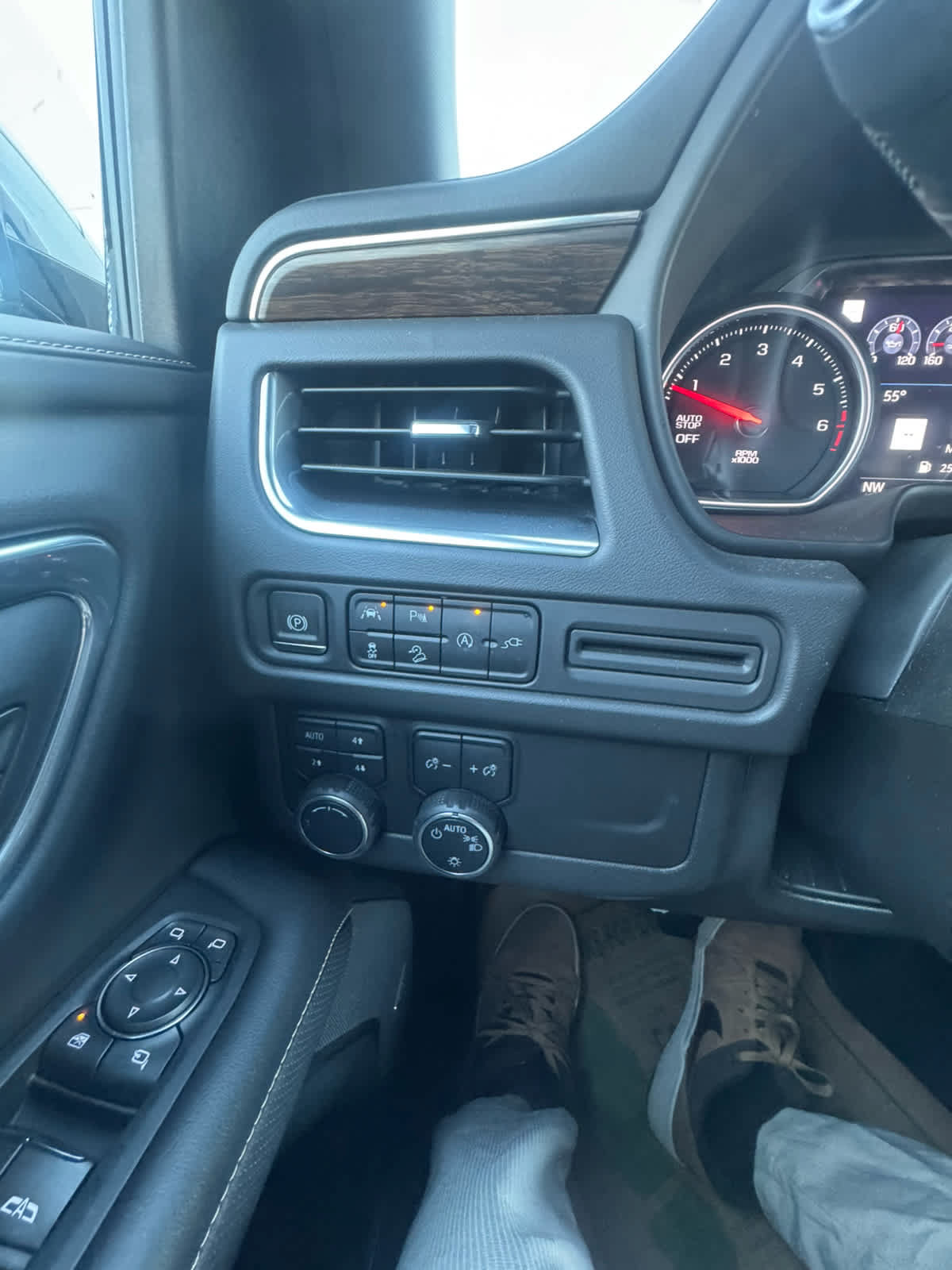 Used 2021 Chevrolet Tahoe Premier AWD/4WD image 10