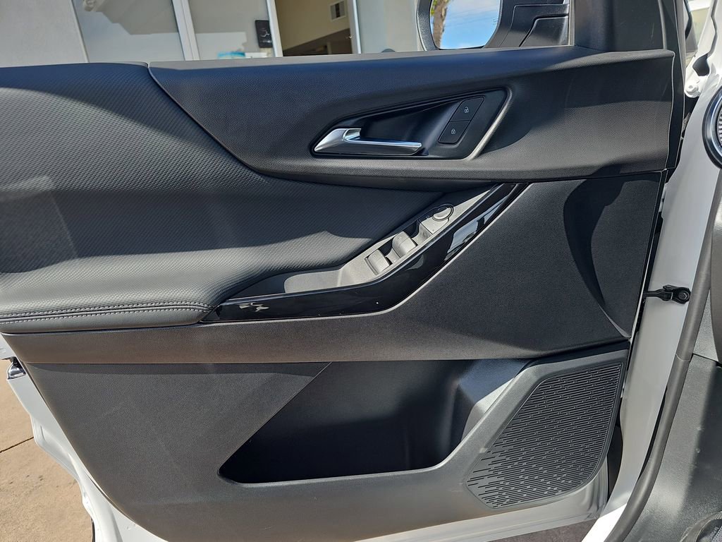 New 2026 Chevrolet Equinox LT image 14