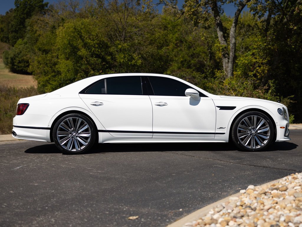 Used 2025 Bentley Flying Spur Plug-In Hybrid AWD/4WD image 13