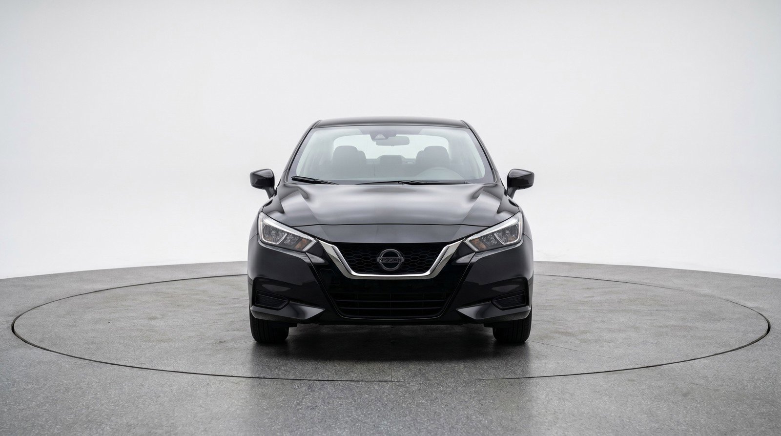 Used 2025 Nissan Versa SV image 2