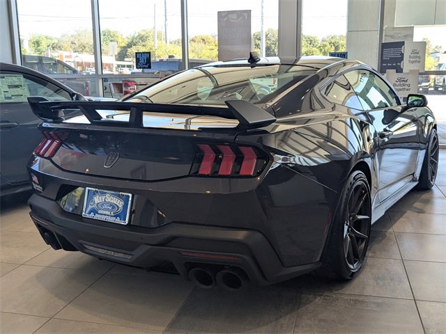 New 2025 Ford Mustang Dark Horse image 4