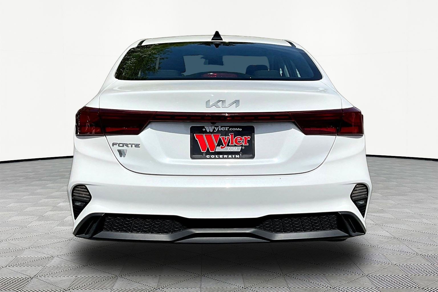 Used 2022 Kia Forte LXS FWD image 5