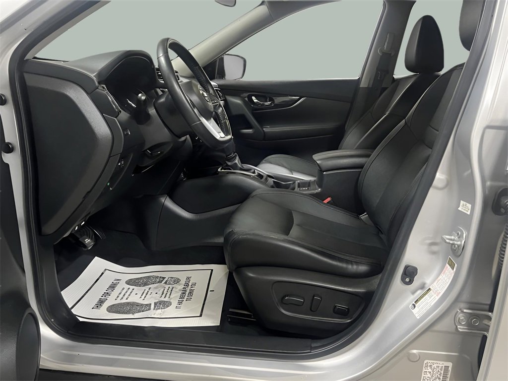 Used 2017 Nissan Rogue SL image 19