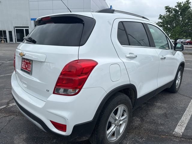 Used 2017 Chevrolet Trax LT w/ LT Convenience Package FWD image 2