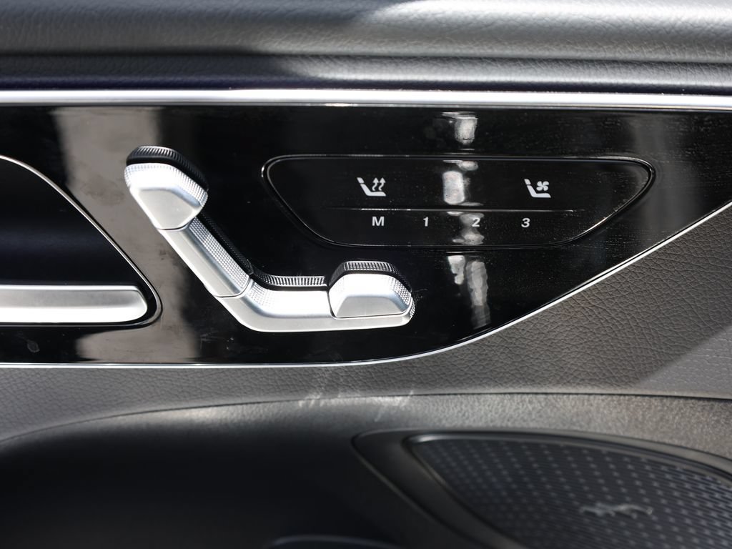 Used 2025 Mercedes-Benz C 300 Sedan image 13