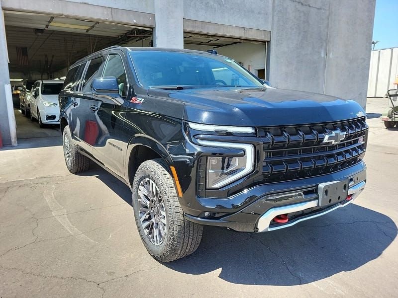 Used 2025 Chevrolet Suburban Z71 AWD/4WD image 6