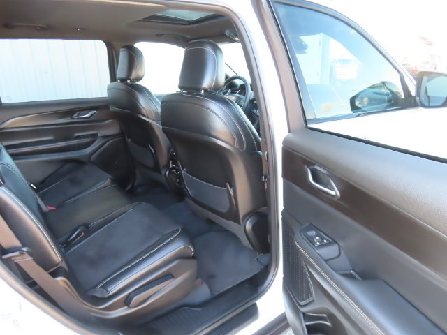 Used 2023 Jeep Grand Cherokee L Laredo AWD/4WD image 30