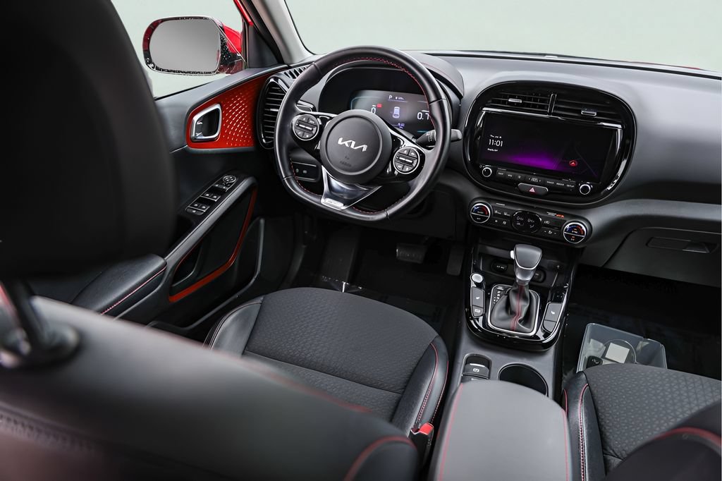 Used 2024 Kia Soul GT-Line w/ Option Group 020 FWD image 29