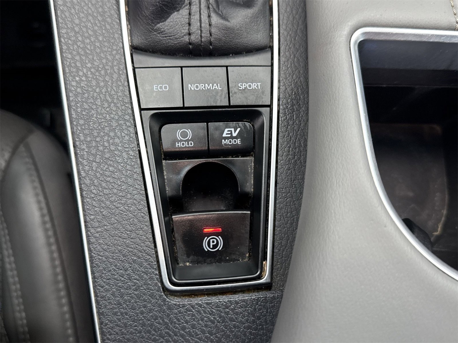 Used 2020 Toyota Avalon Limited image 31