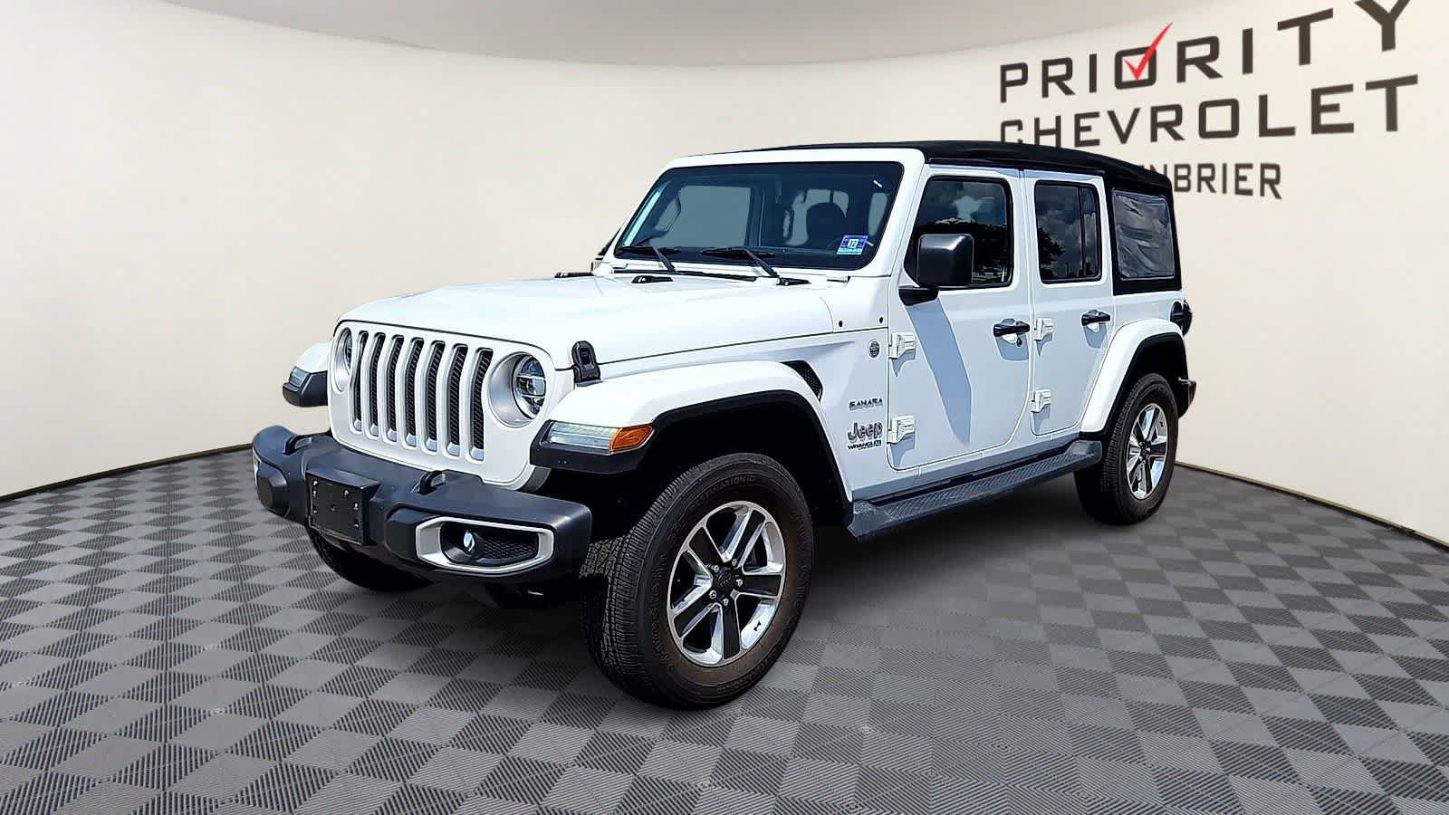 Used 2018 Jeep Wrangler Unlimited Sahara AWD/4WD image 4