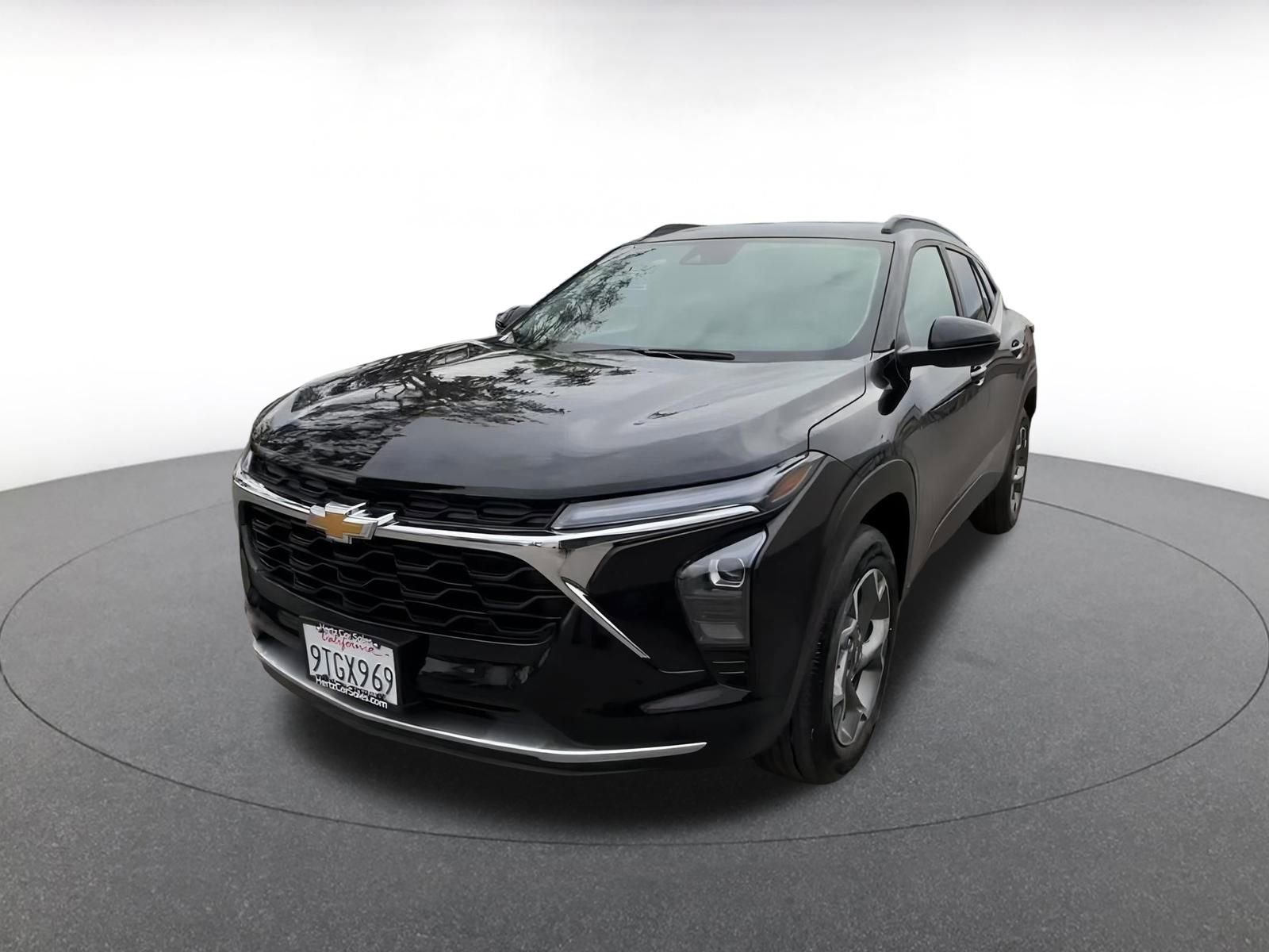 Used 2025 Chevrolet Trax LT w/ LT Convenience Package image 7