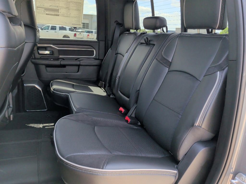 New 2026 RAM 3500 Laramie AWD/4WD image 41
