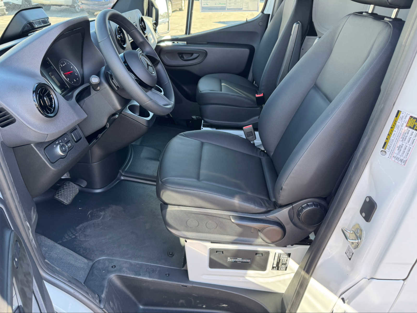 New 2025 Mercedes-Benz Sprinter 2500 image 24