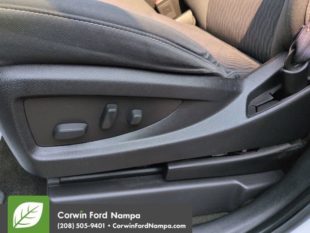 Used 2017 Chevrolet Suburban LS RWD image 12