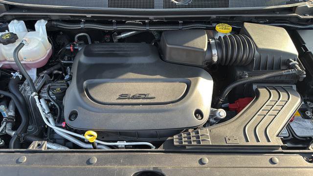 Used 2024 Chrysler Pacifica Touring-L image 51