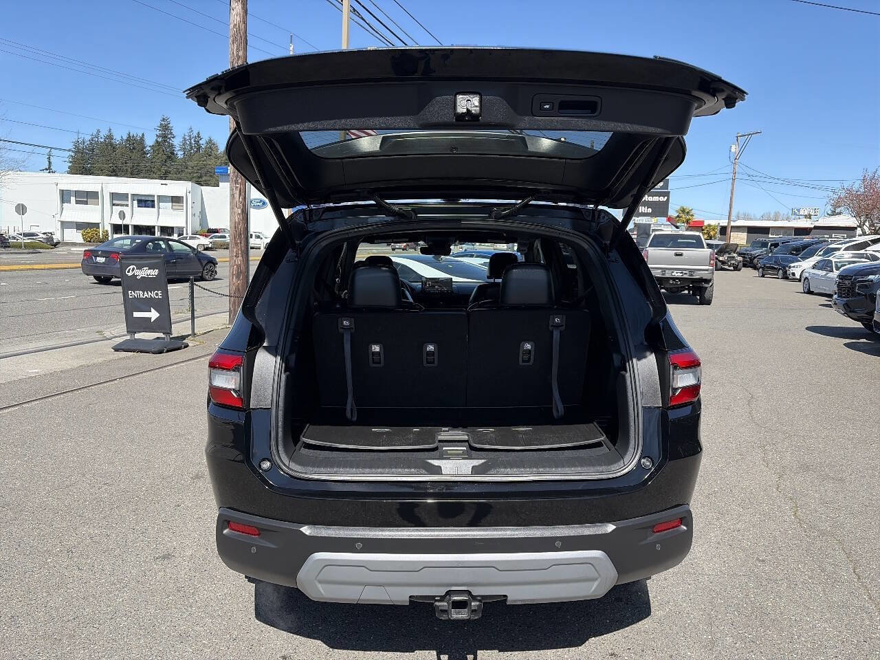 Used 2025 Honda Pilot TrailSport image 8