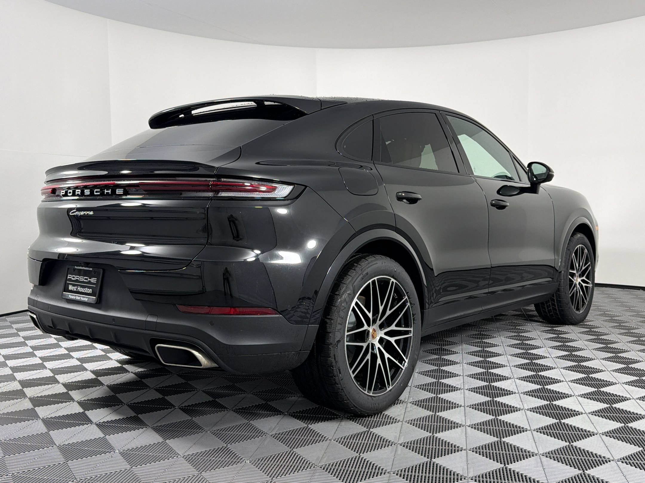 New 2026 Porsche Cayenne Coupe AWD/4WD image 9