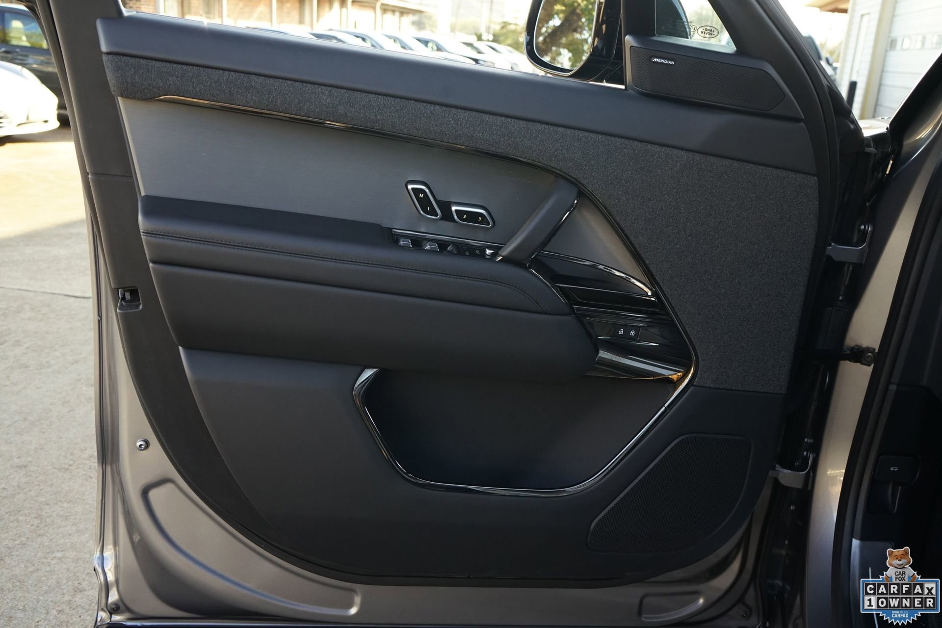Used 2025 Land Rover Range Rover Sport SE image 24