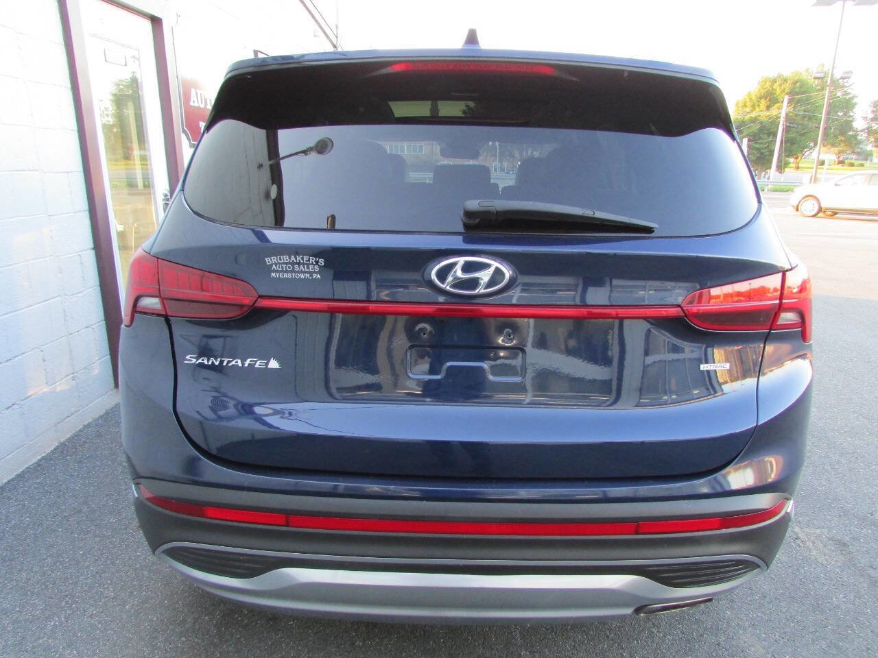 Used 2023 Hyundai Santa Fe SEL w/ Premium Package image 3