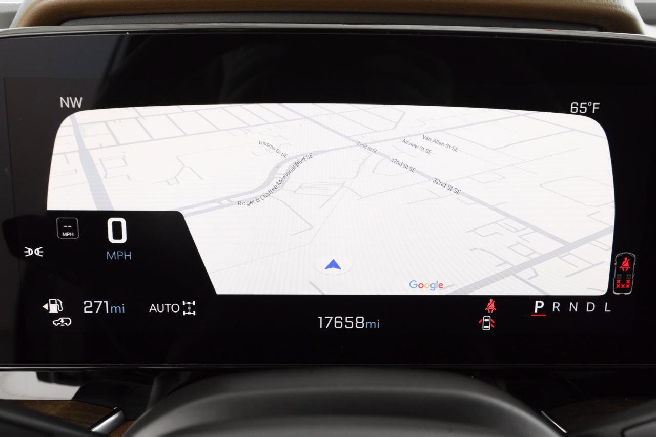 Used 2025 Chevrolet Suburban High Country image 22