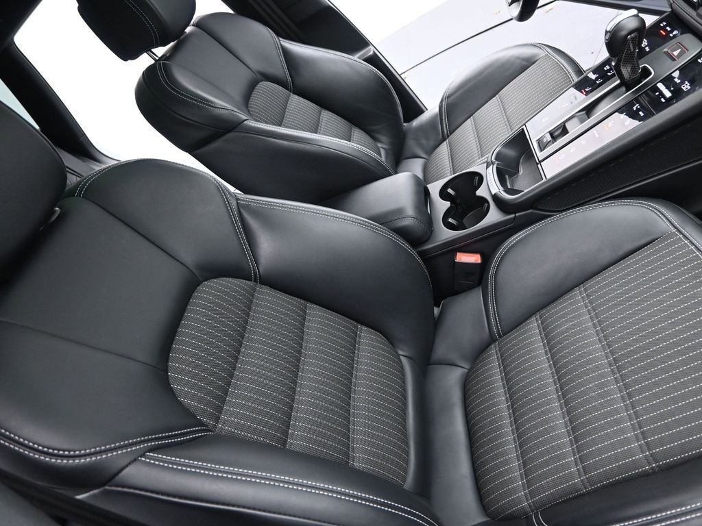 Used 2024 Porsche Macan Turbo image 11