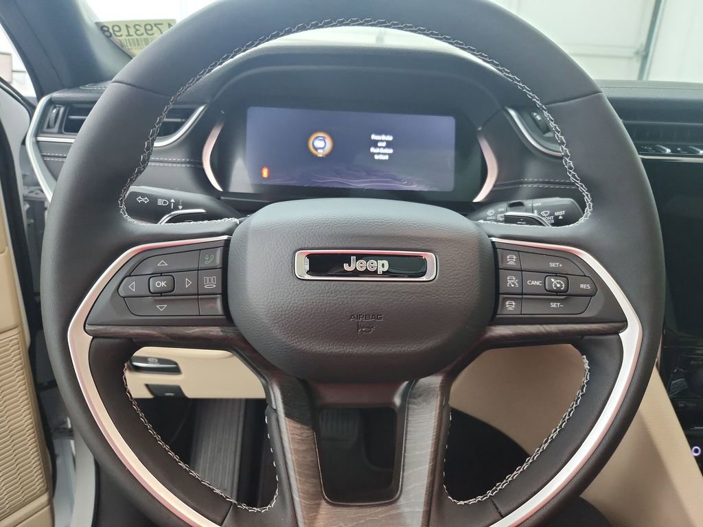 New 2025 Jeep Grand Cherokee Limited image 22