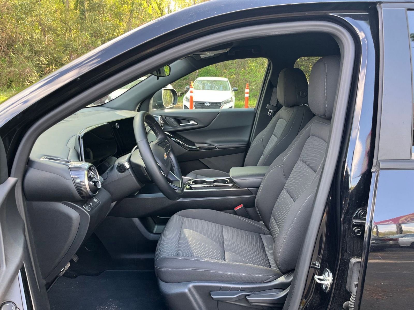 Used 2025 Chevrolet Equinox LT FWD image 27